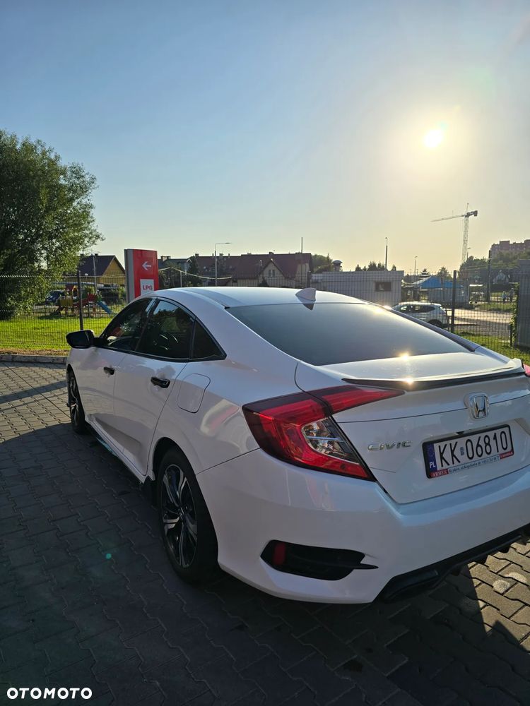 Honda Civic 1.5 i-VTEC Turbo CVT Prestige - 2