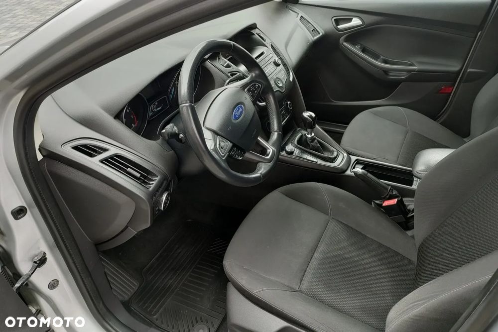 Ford Focus 1.0 EcoBoost Titanium - 9