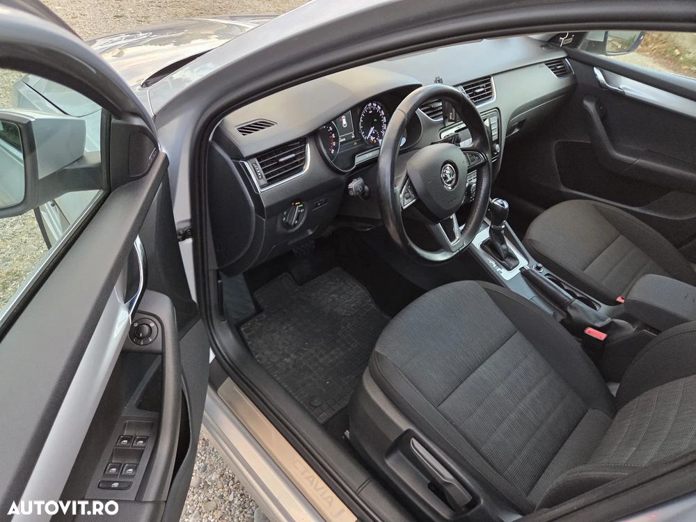 Skoda Octavia 2.0 TDI (Green tec) DSG Joy - 8