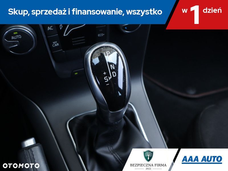 Volvo V40 - 18