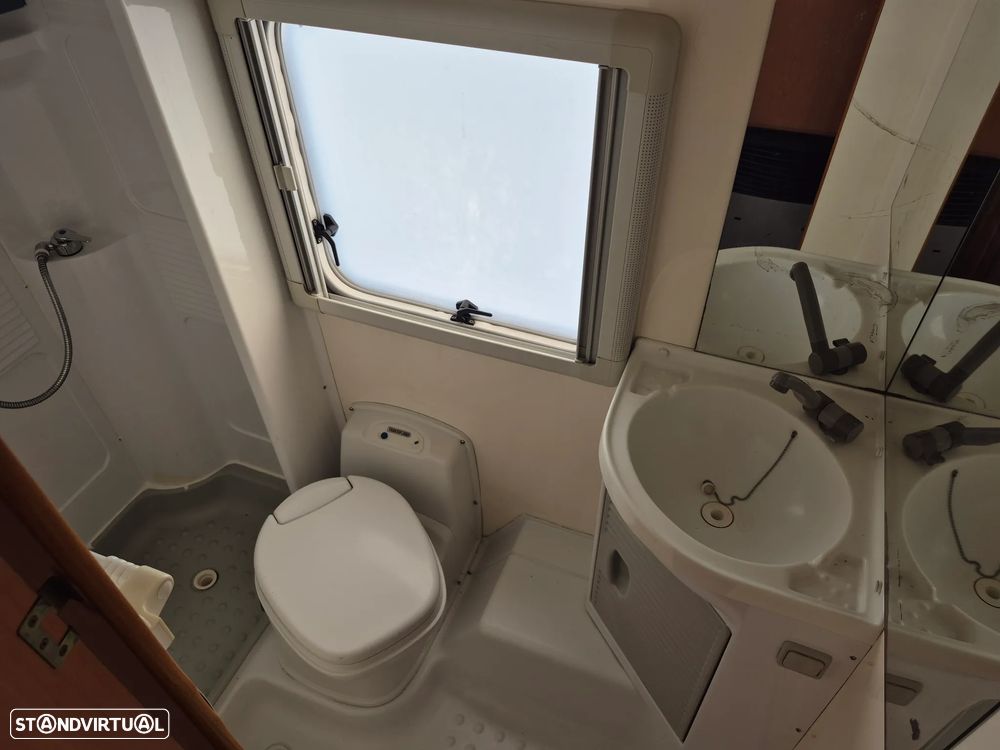 Sky Capuchine FIAT DUCATO 2.8 JTD  - SKY - 7 LUGARES - 6 DORMIDAS - 38