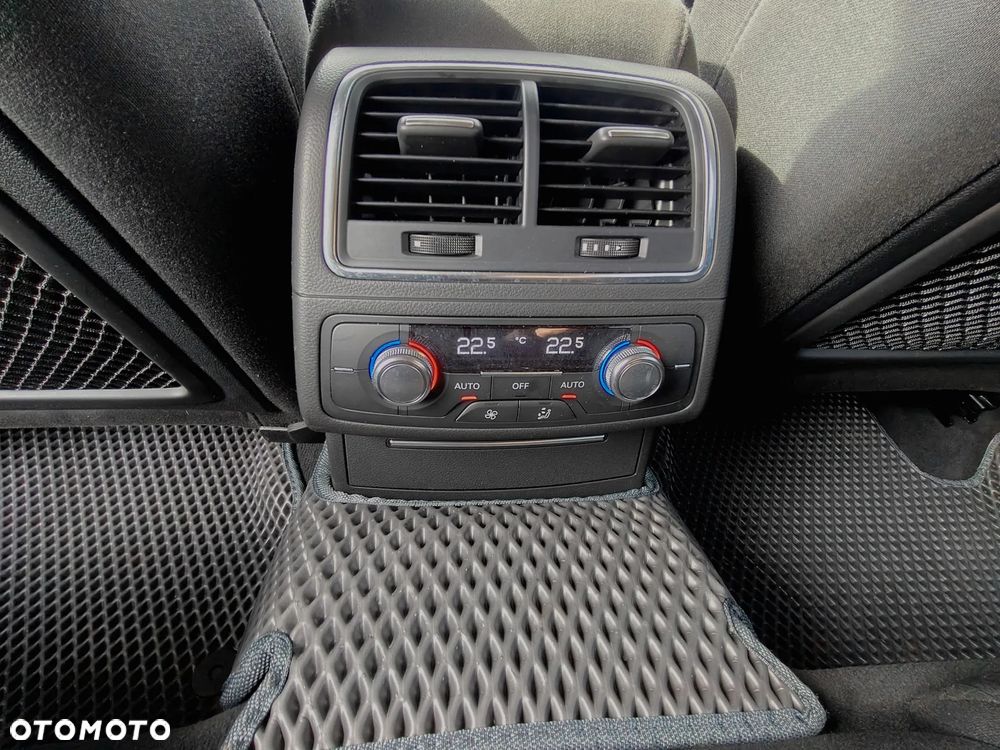 Audi A6 Avant 2.0 TDI Ultra S tronic - 13