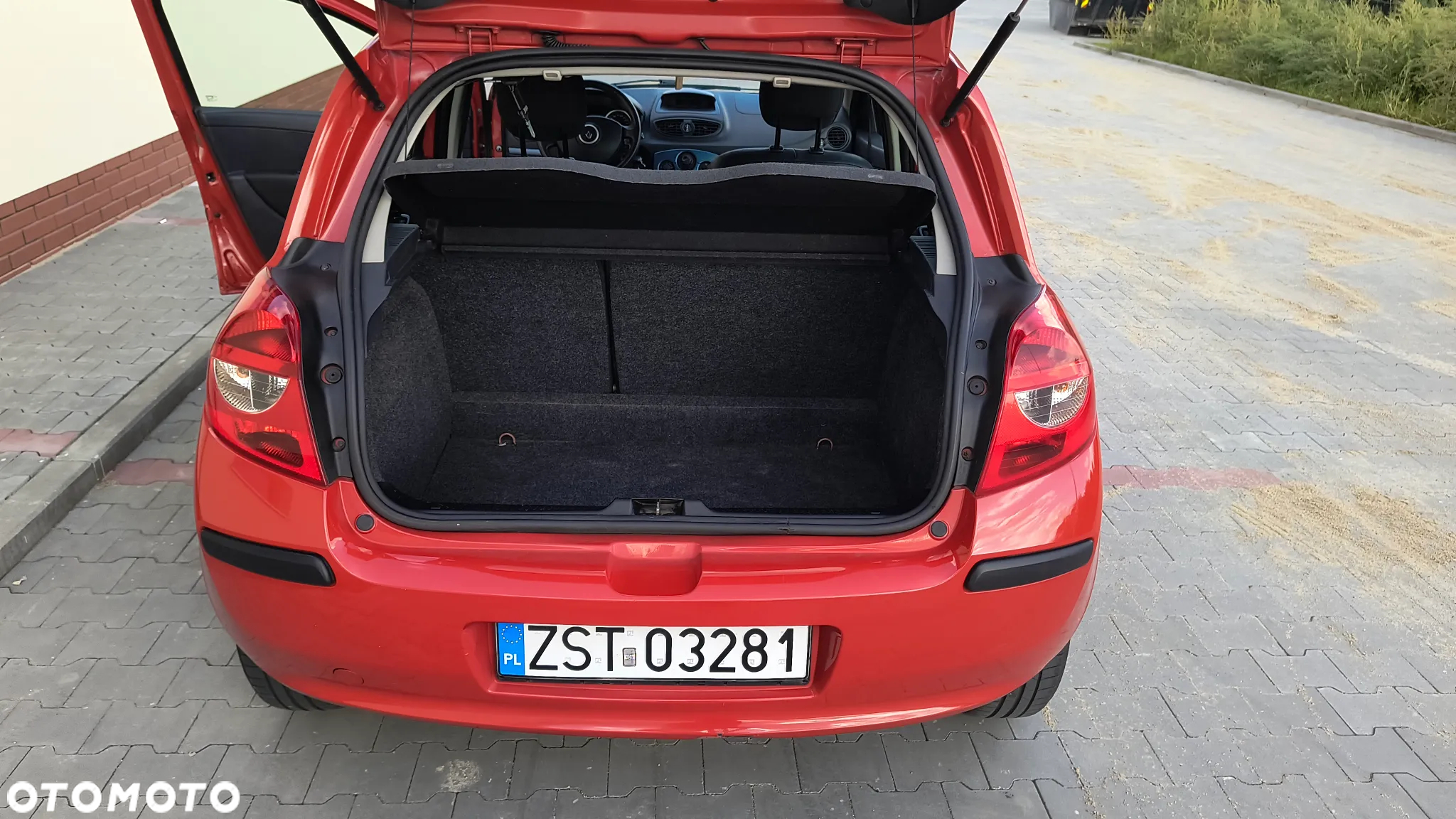 Renault Clio 1.2 16V Alize - 9