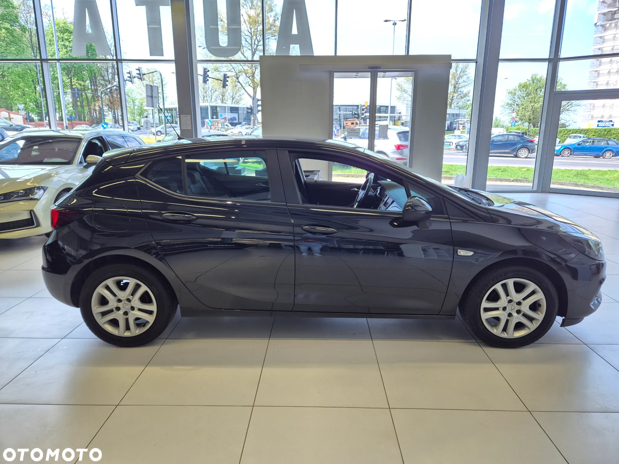 Opel Astra V 1.2 T Elegance S&S - 6
