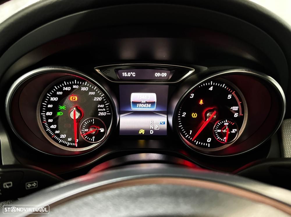 Mercedes-Benz CLA 200 d 4Matic 7G-DCT UrbanStyle Edition - 33