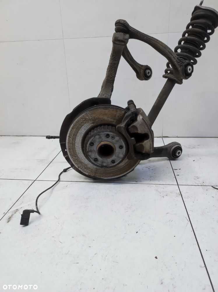 ZWROTNICA MCPERSON WAHACZE LEWY PRZÓD MERCEDES E KLASA W213 213 2.0 CDI - 2