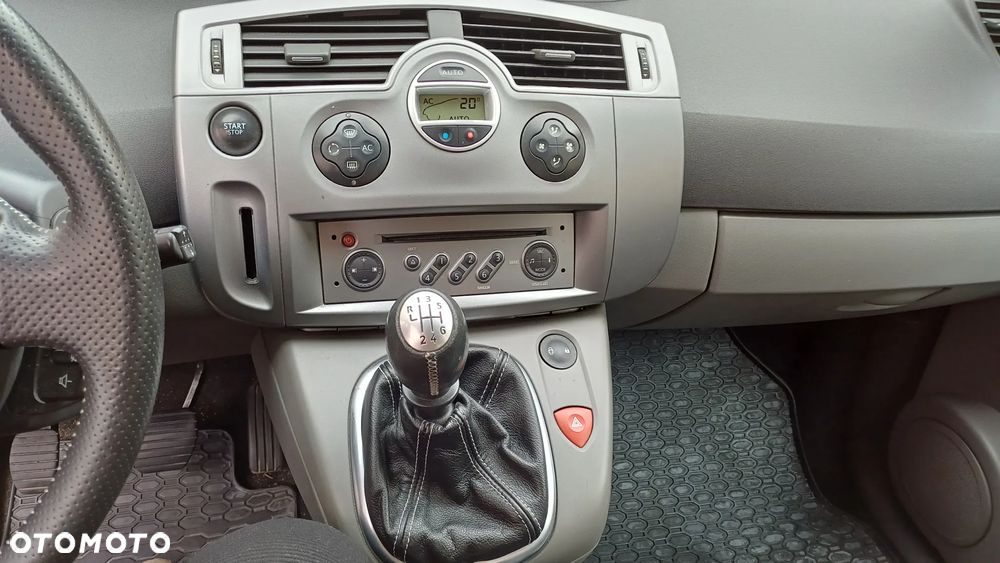 Renault Scenic - 11