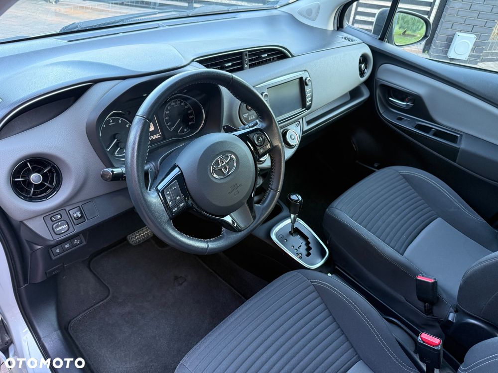 Toyota Yaris 1.5 Premium CVT - 8