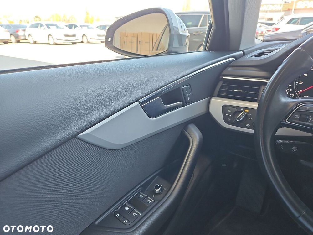 Audi A4 Limousine 45 TFSI mHEV Quattro Advanced S tronic - 14