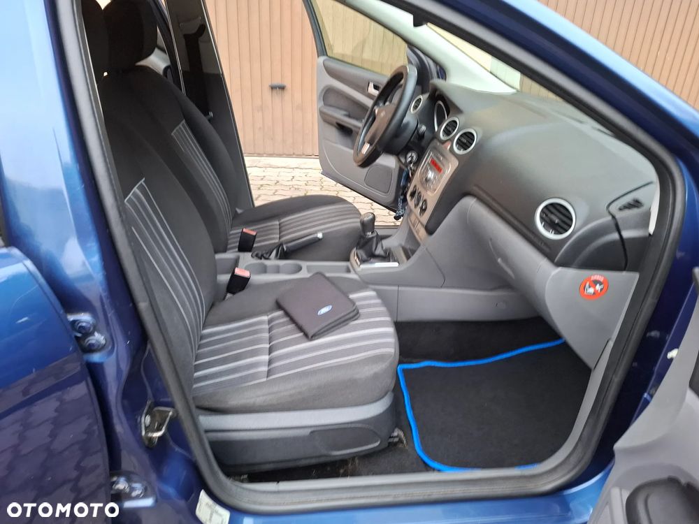 Ford Focus 1.6 16V Fun X - 10