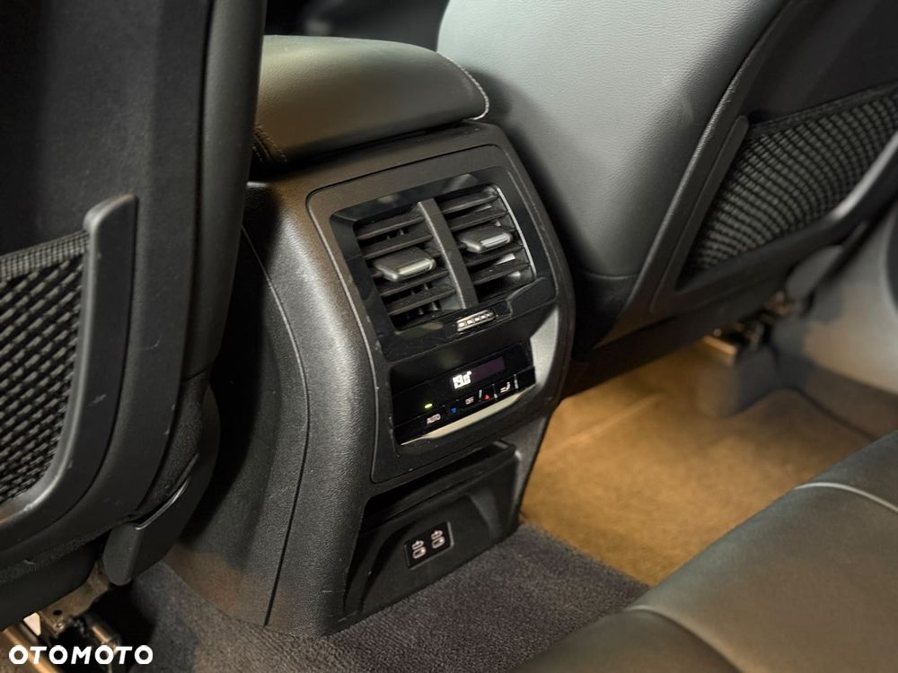 BMW X3 xDrive20i GPF Advantage - 11