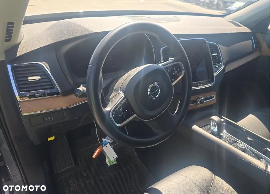 Volvo XC 90 - 8