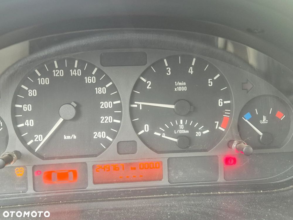 BMW Seria 3 - 12