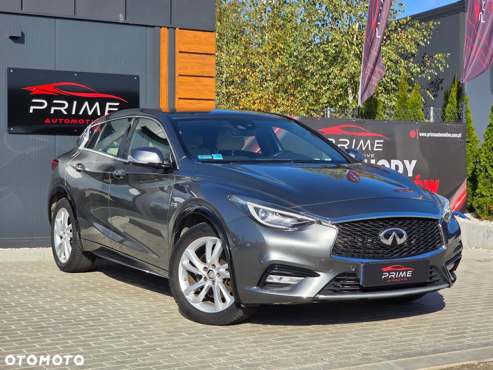 Infiniti Q30