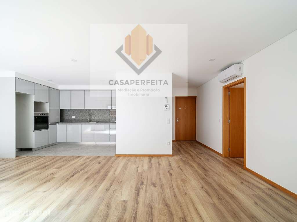 Apartamento T2 Novo com Varanda e Lugar de Garagem - Pedroso - Grande imagem: 5/34