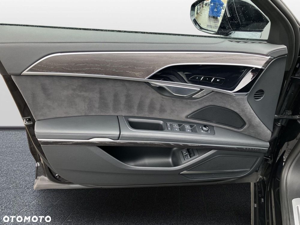 Audi A8 - 30