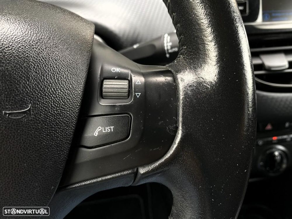 Peugeot 208 1.6 BlueHDi Style - 18