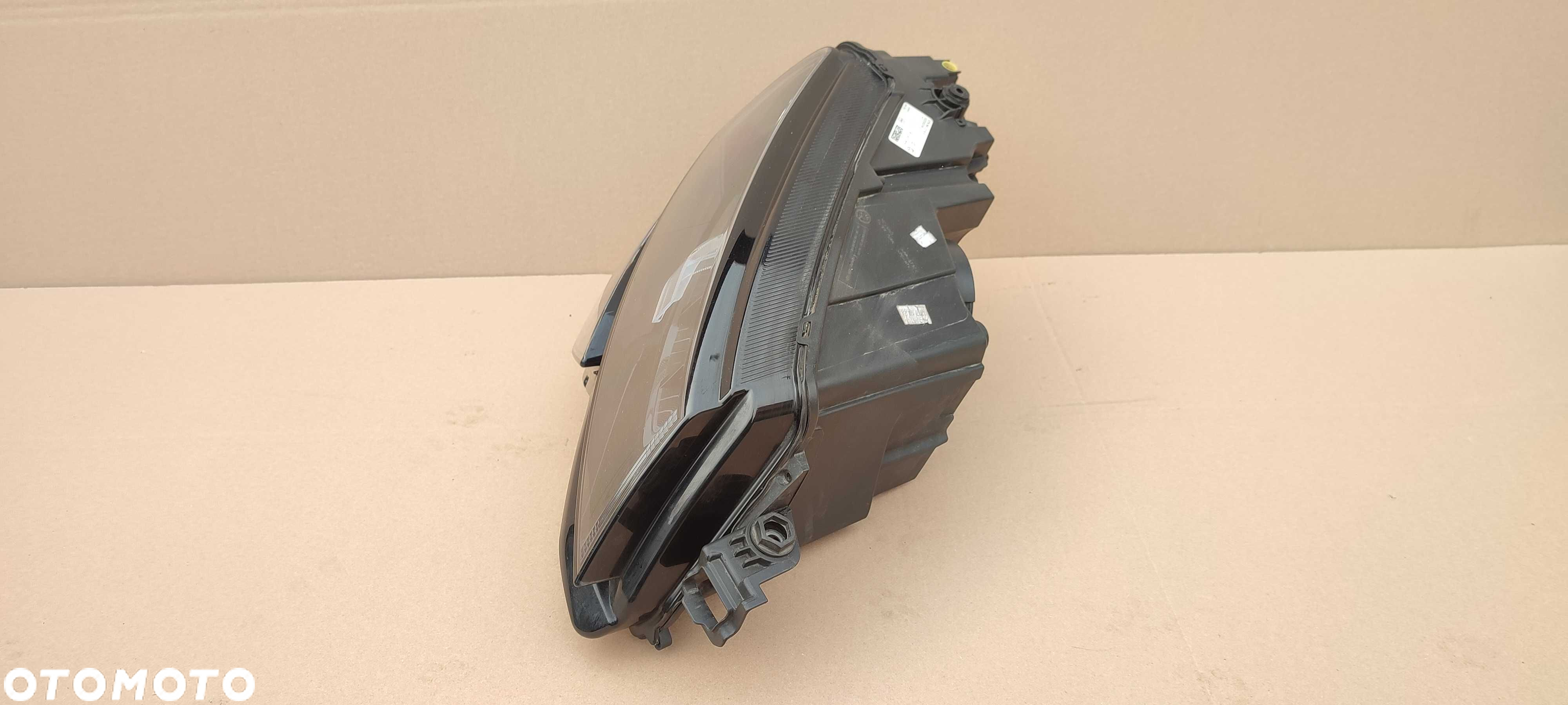 Skoda Karoq lampa prawa przód przednia led oryginał Europa - 7