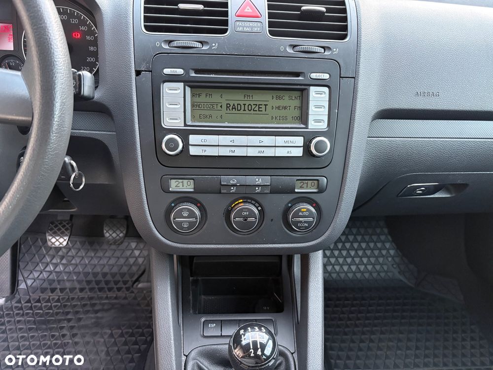Volkswagen Golf - 25