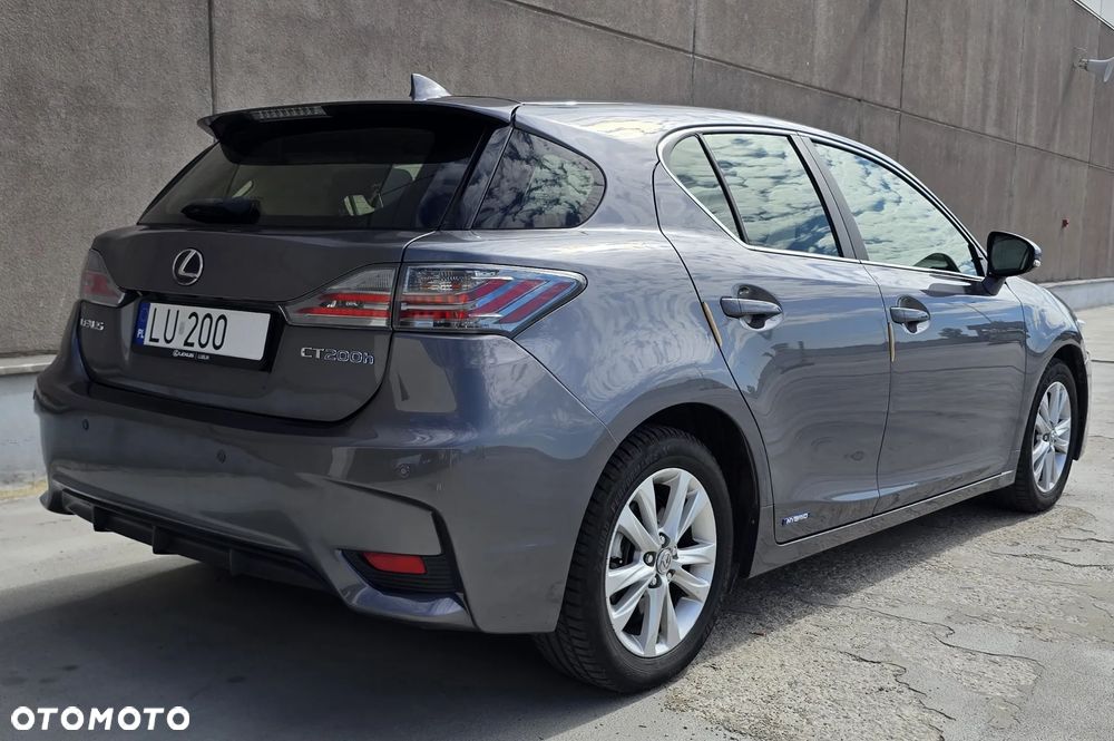 Lexus CT - 11