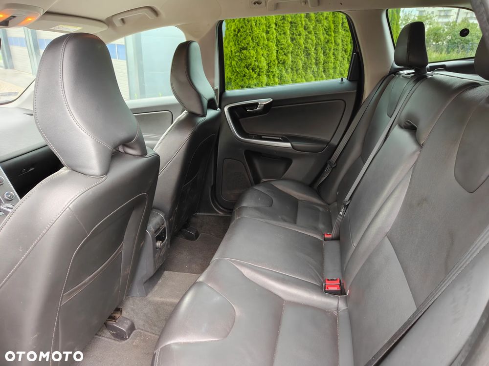 Volvo XC 60 D3 Drive-E Momentum - 12