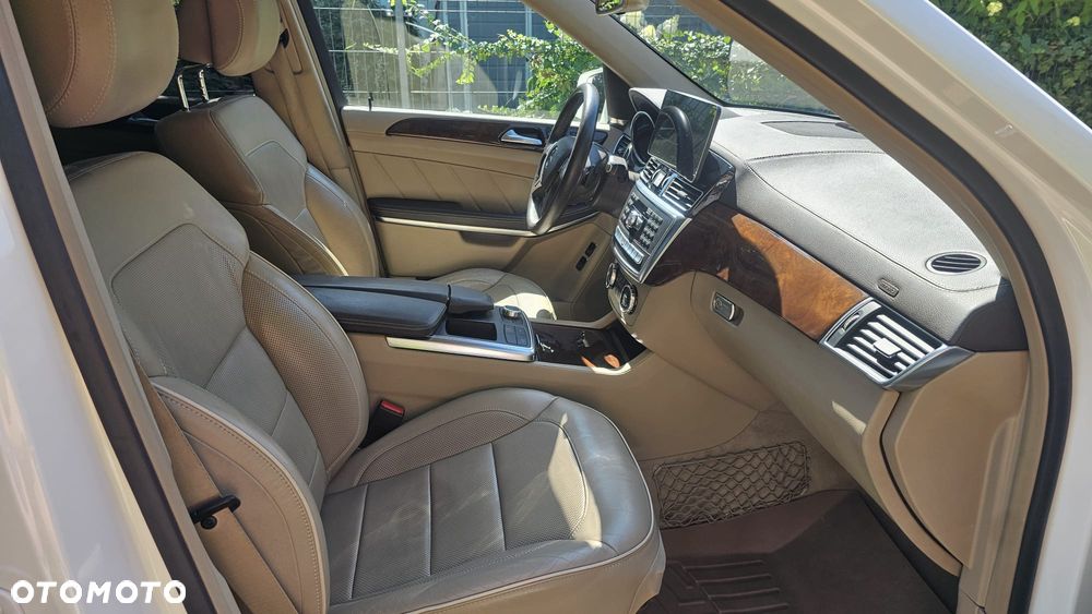 Mercedes-Benz GL 500 4-Matic - 33