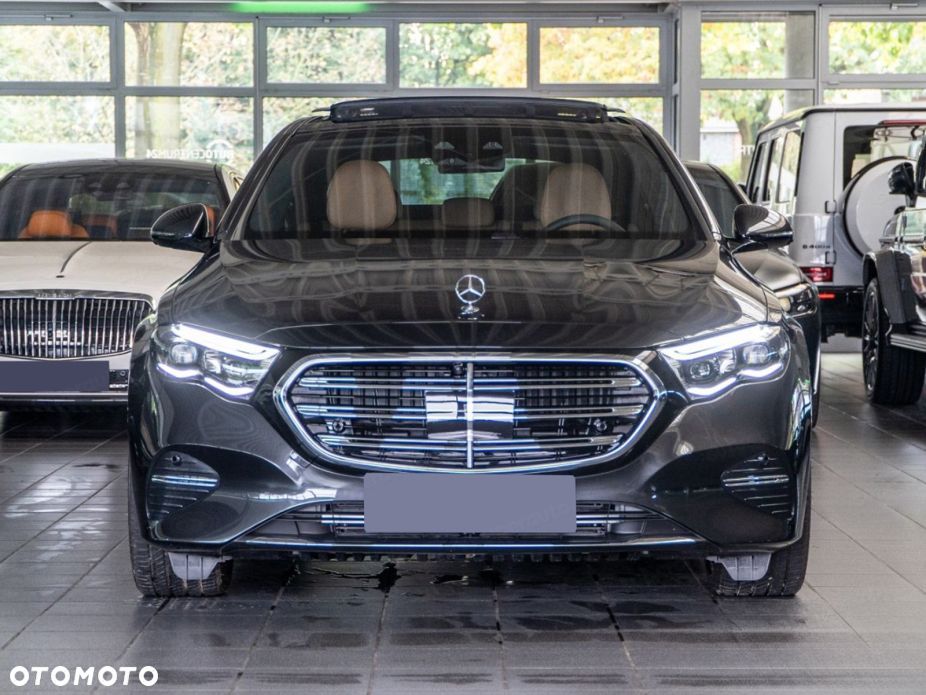Mercedes-Benz Klasa E 200 mHEV 4-Matic Exclusive 9G-Tronic - 2