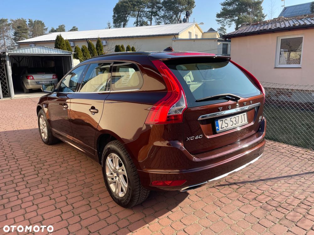 Volvo XC 60 D4 AWD Momentum - 1