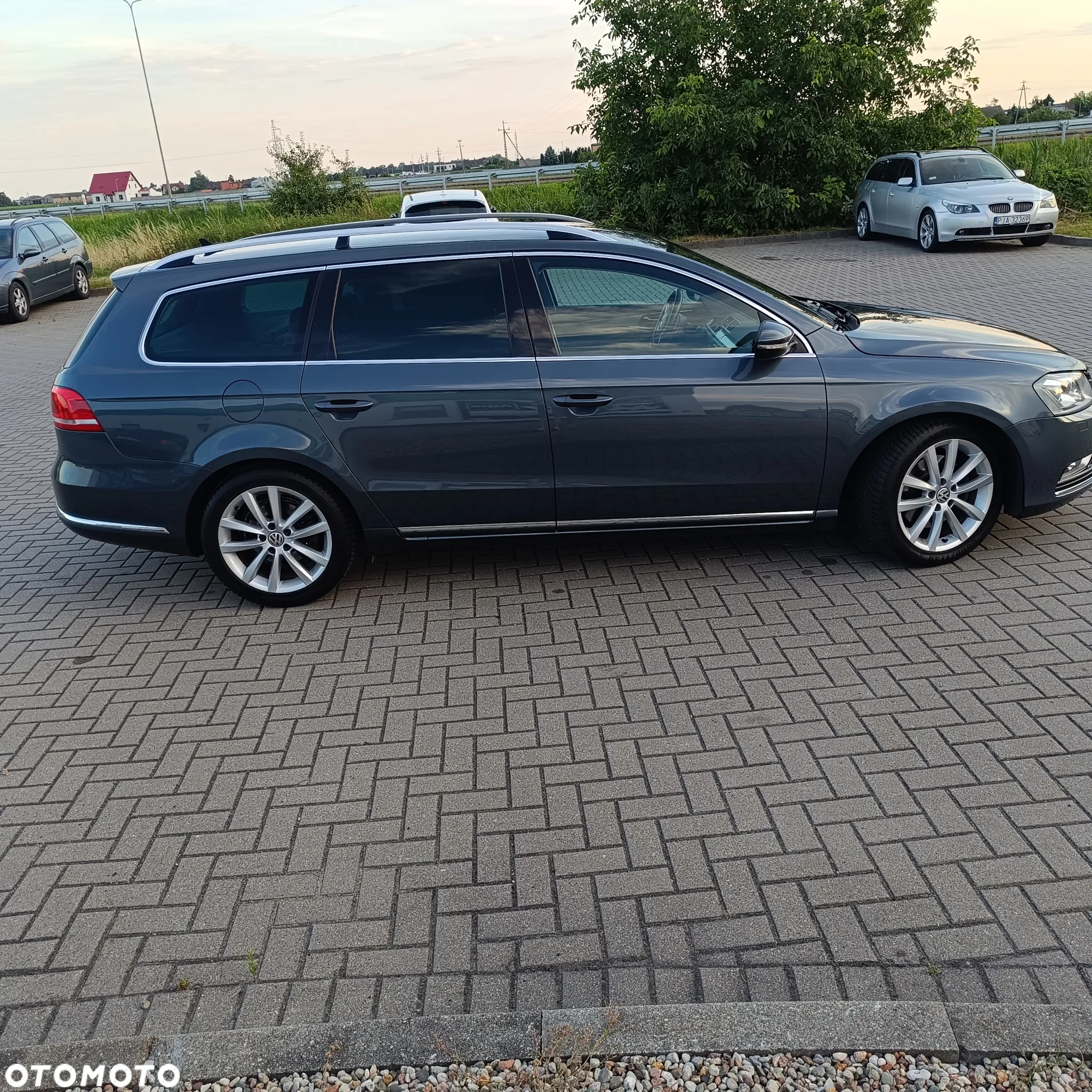 Volkswagen Passat 2.0 TDI Highline - 16