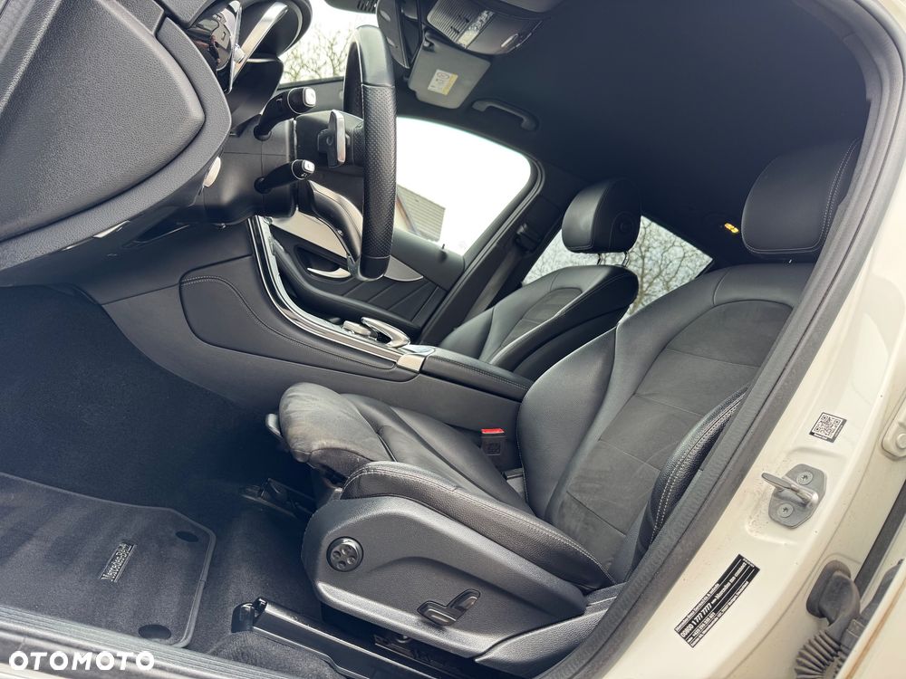 Mercedes-Benz GLC 250 4Matic 9G-TRONIC AMG Line - 28