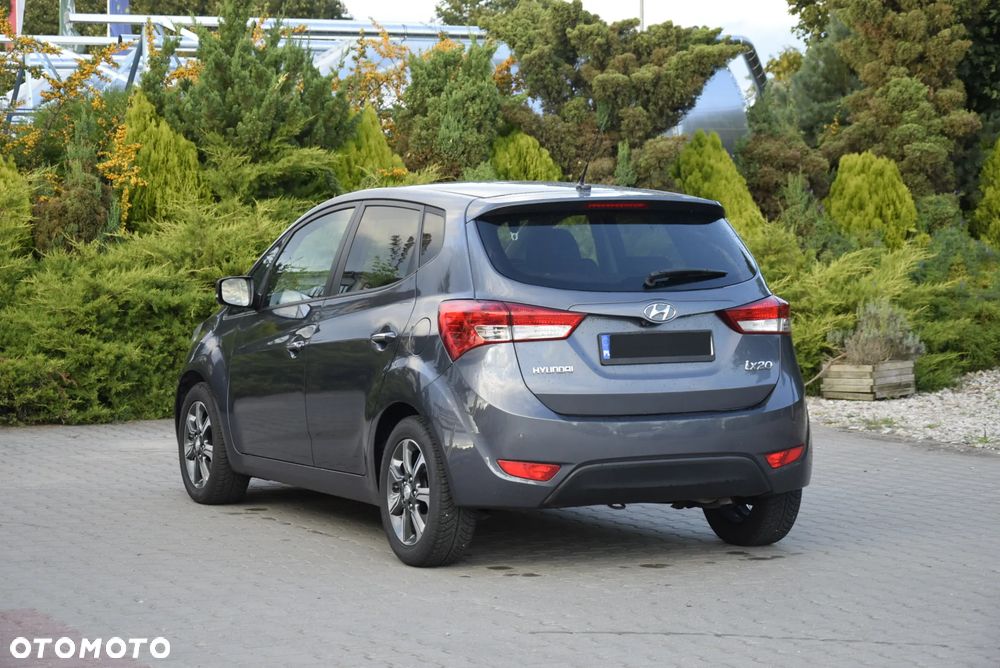 Hyundai ix20 1.6 BlueDrive Classic + - 21
