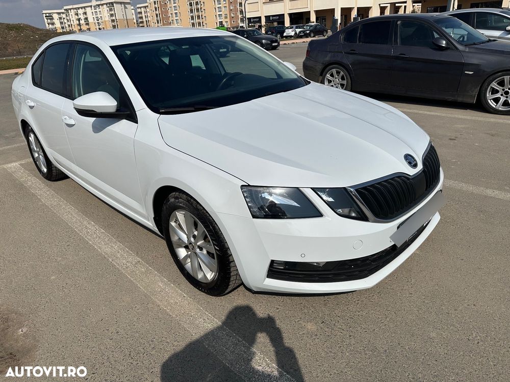 Skoda Octavia 1.6 TDI DSG Ambition - 1