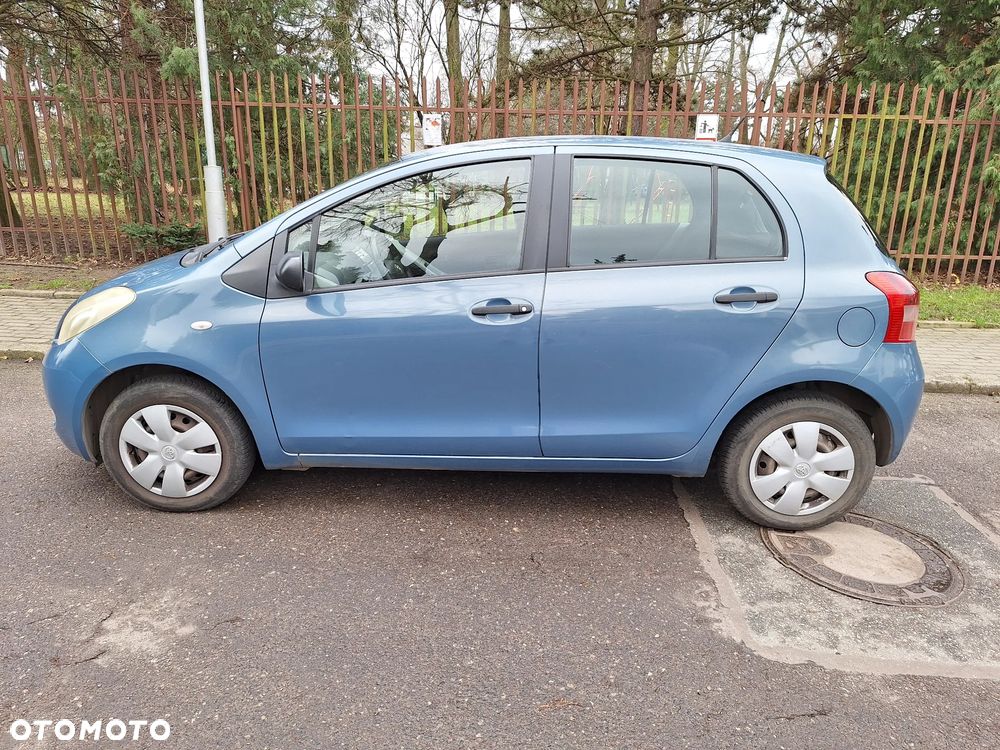 Toyota Yaris 1.0 Terra - 2