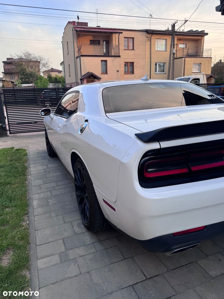 Dodge Challenger - 19