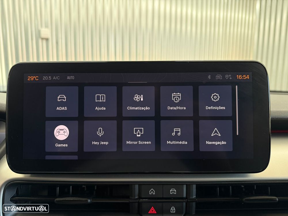 Jeep Avenger 1.2 e-Hybrid Summit DCT — fotografia 17
