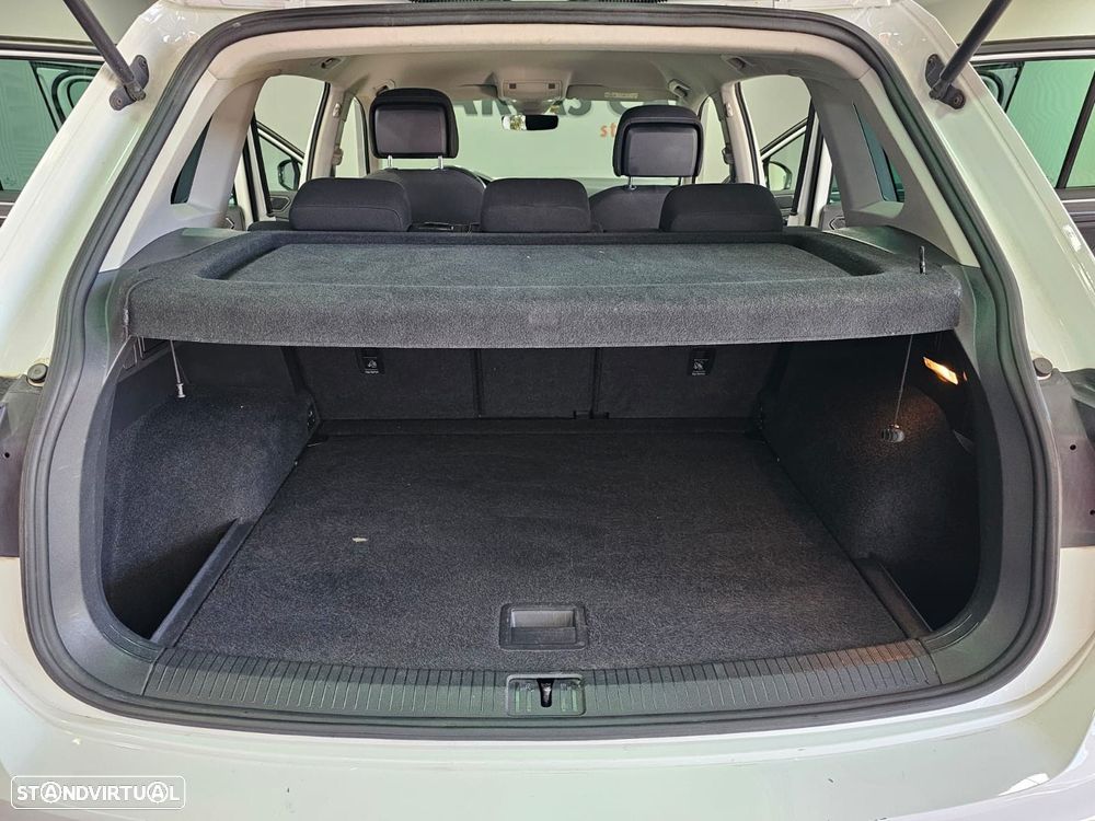 VW Tiguan 2.0 TDI R-Line DSG - 23