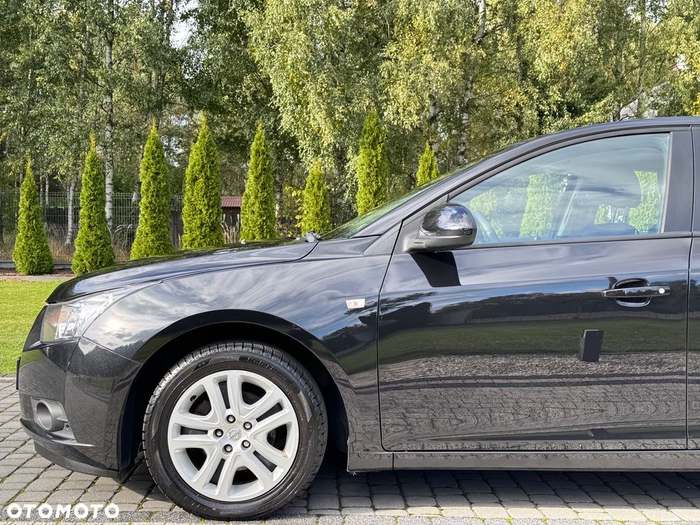 Chevrolet Cruze 1.8 LT - 24