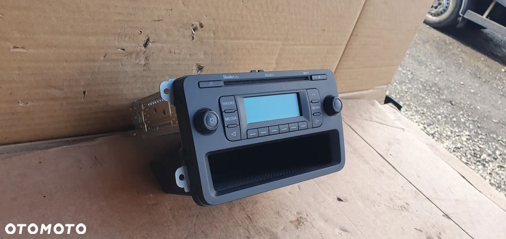 Radio radioodtwarzacz oryginał Skoda Roomster I Lift 5J0035152A - 3