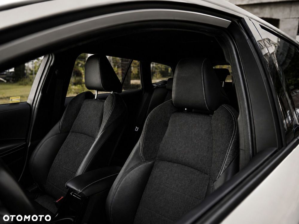 Toyota Corolla 1.8 Hybrid Comfort - 24