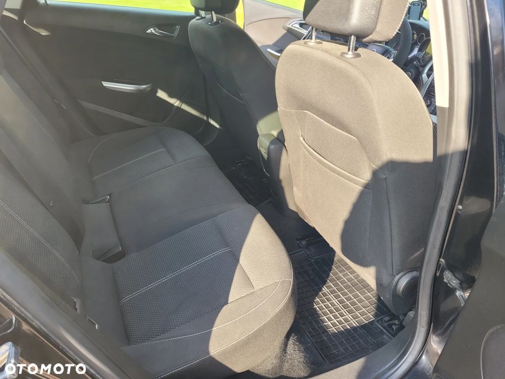 Opel Astra 2.0 CDTI Cosmo - 11