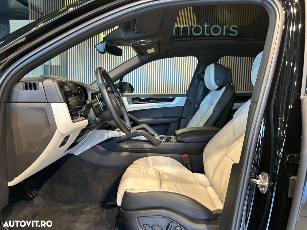 Porsche Cayenne - 8