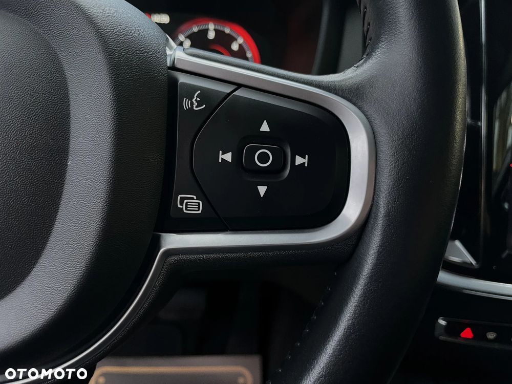 Volvo V60 D4 Geartronic Summum - 25