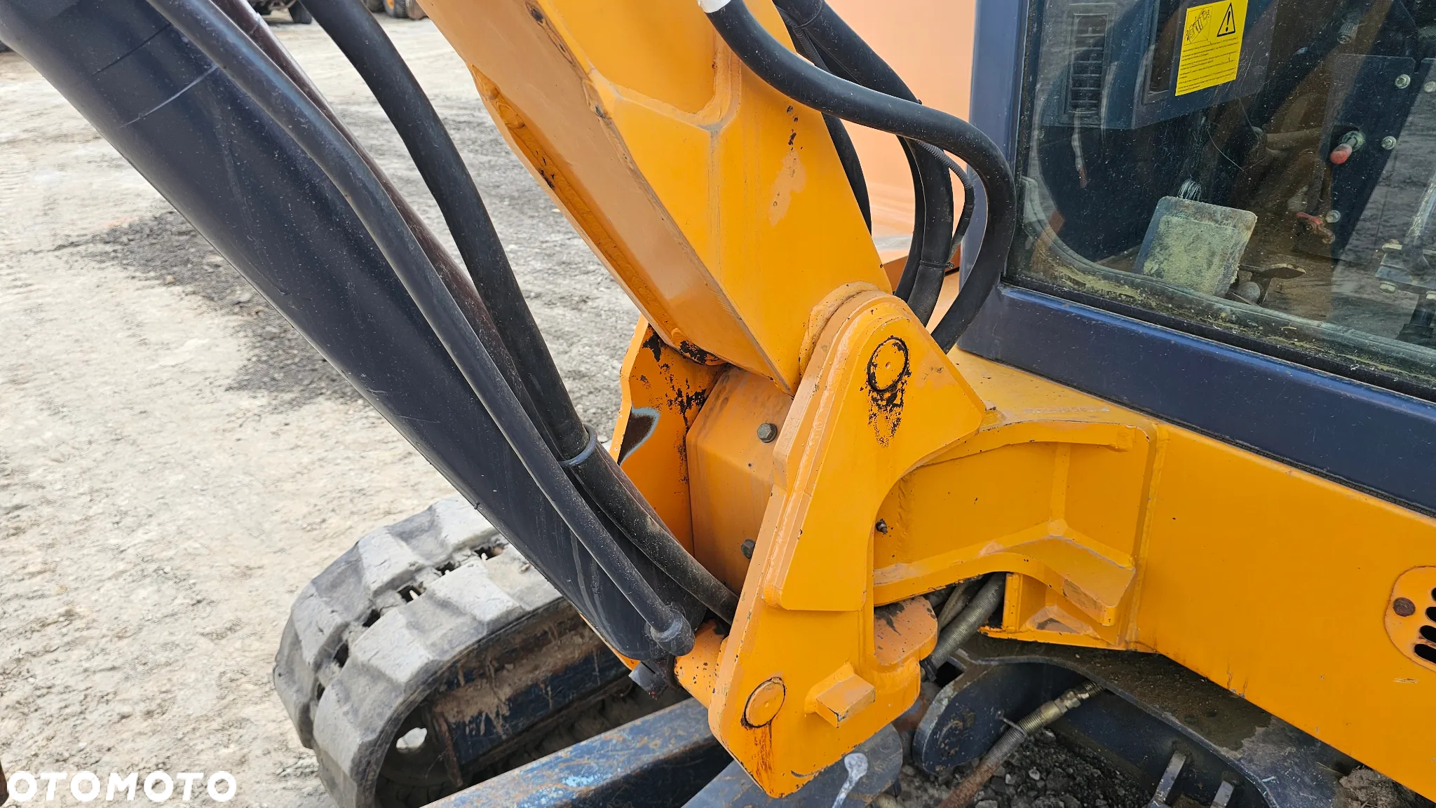 Hanix H50C - 12