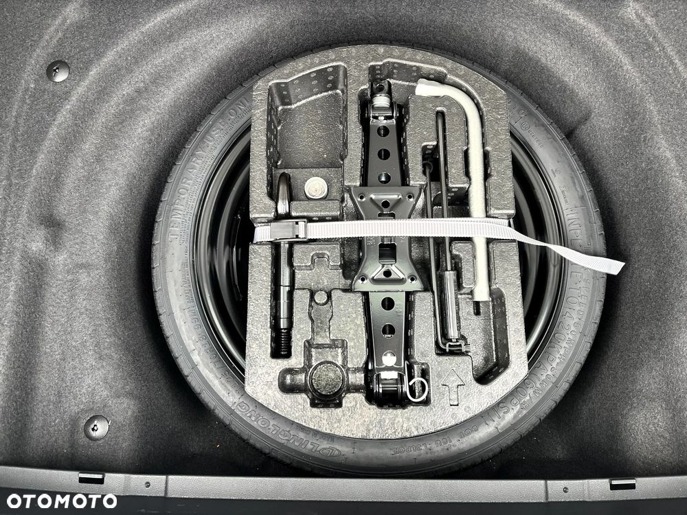 Volkswagen Passat - 32