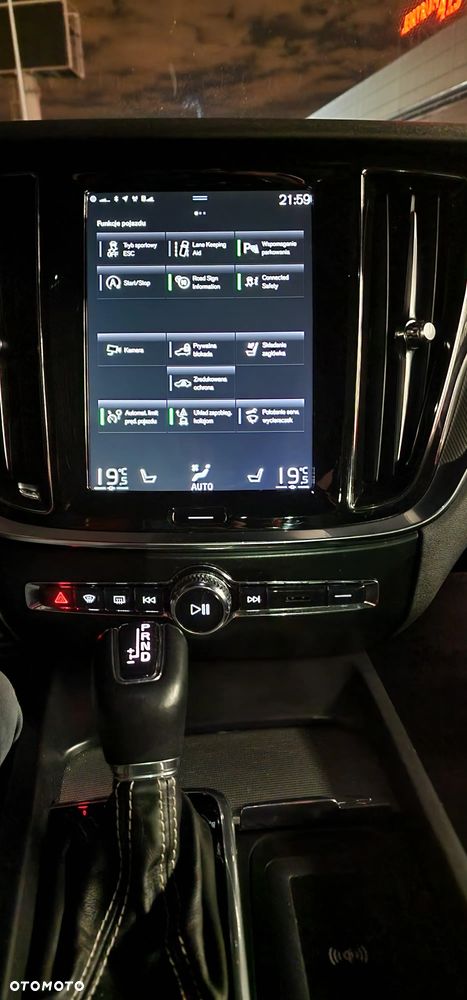 Volvo S60 T4 R-Design - 8