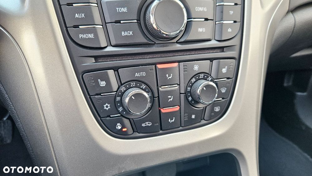 Opel Astra 1.4 Turbo 150 Jahre - 22