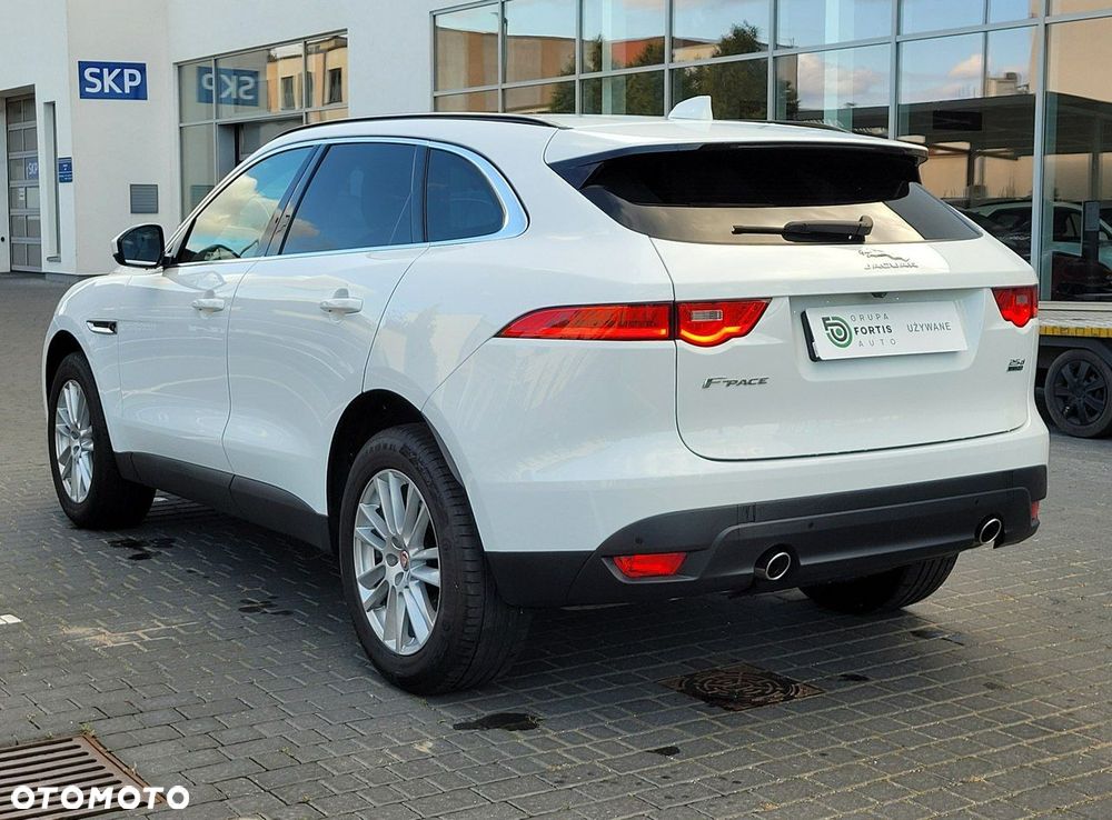Jaguar F-Pace - 3