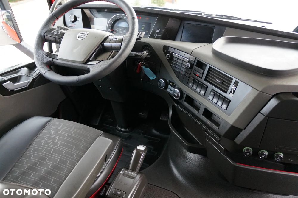 Volvo FH 4 EURO 6 GLOBETROTTER NISKI PRZEBIEG PEŁEN SERWIS - 21