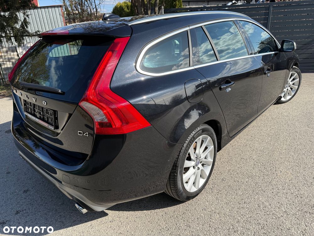 Volvo V60 D4 Geartronic RDesign - 13