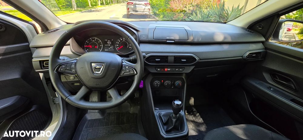 Dacia Logan TCe 90 Essential - 5